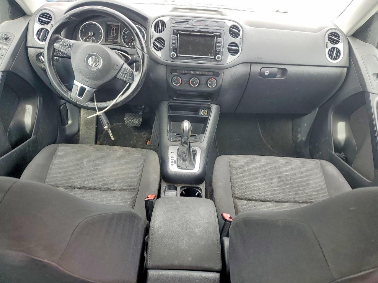 VOLKSWAGEN TIGUAN 2015 — 9