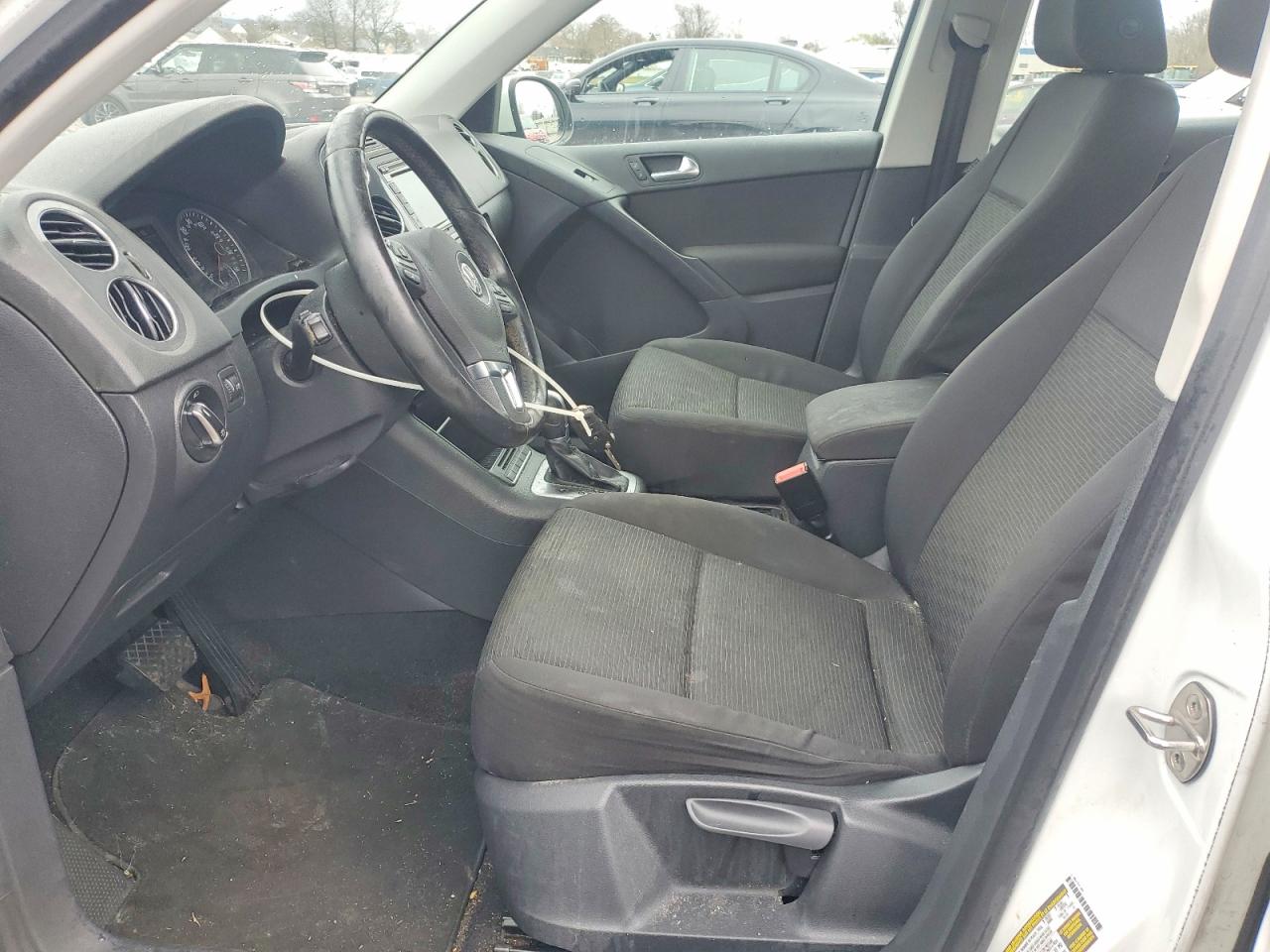 VOLKSWAGEN TIGUAN 2015 — 8