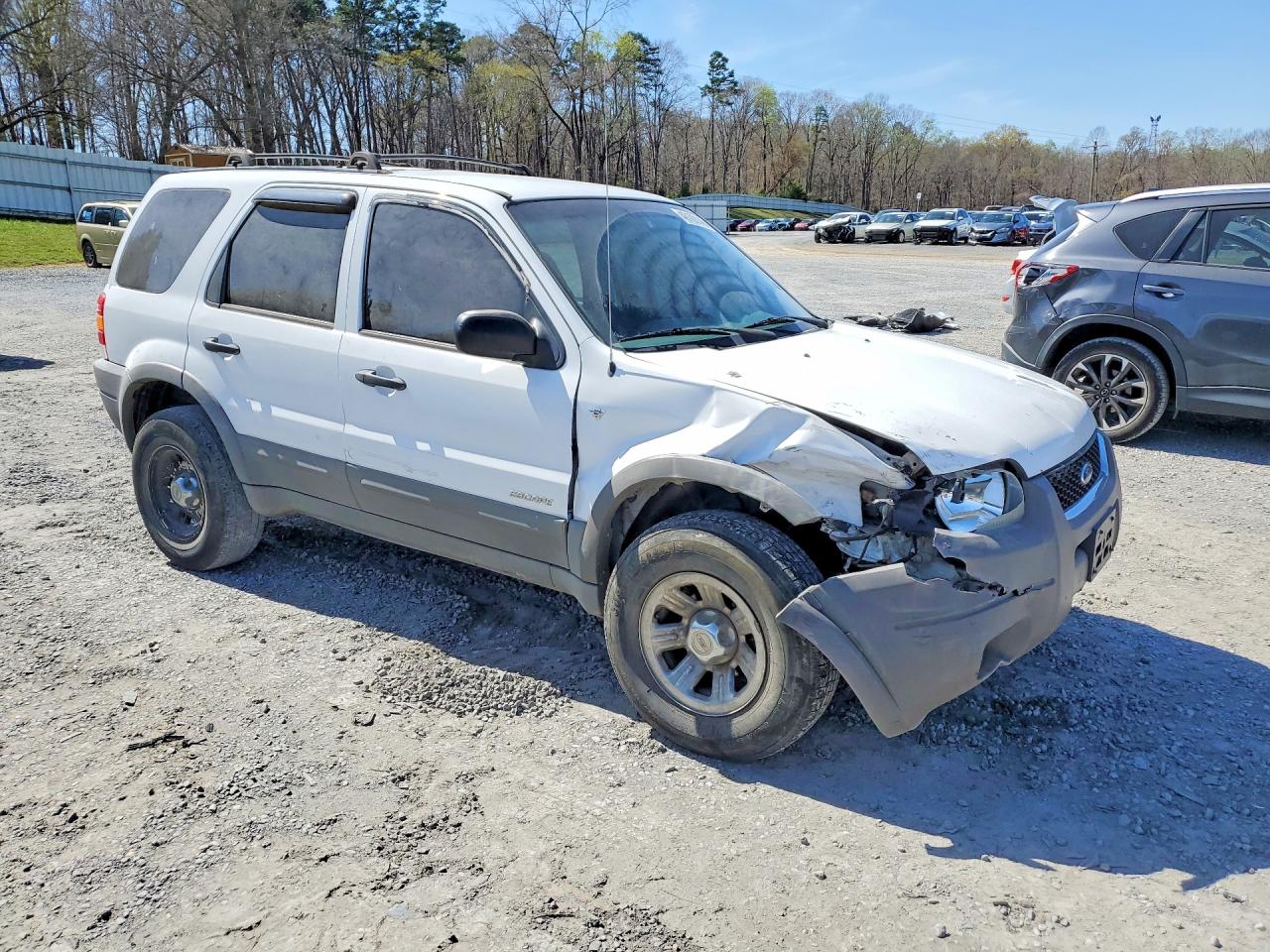FORD ESCAPE 2001 — 5