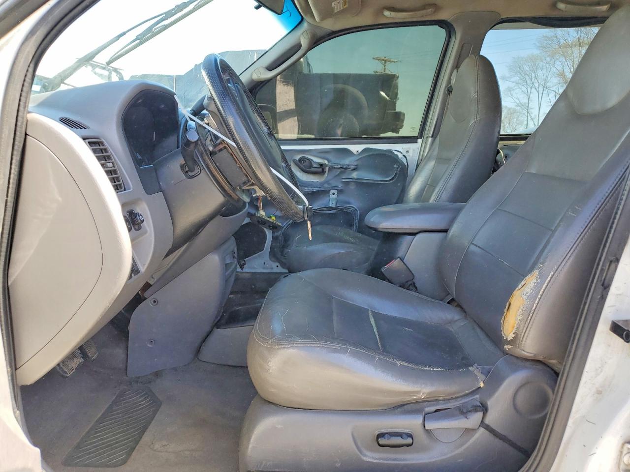 FORD ESCAPE 2001 — 8