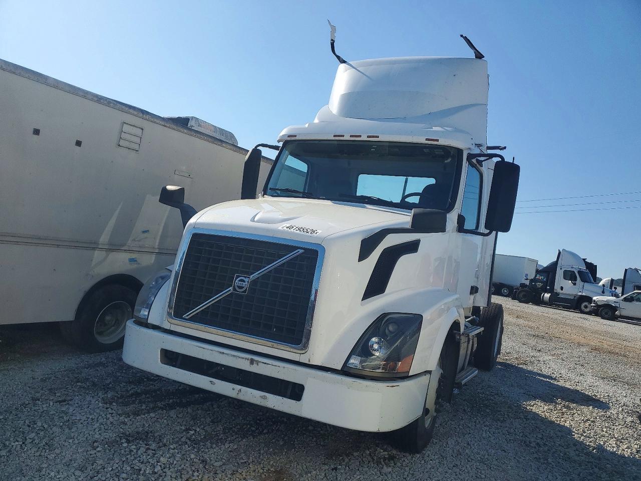 VOLVO VNL 2015 — 3