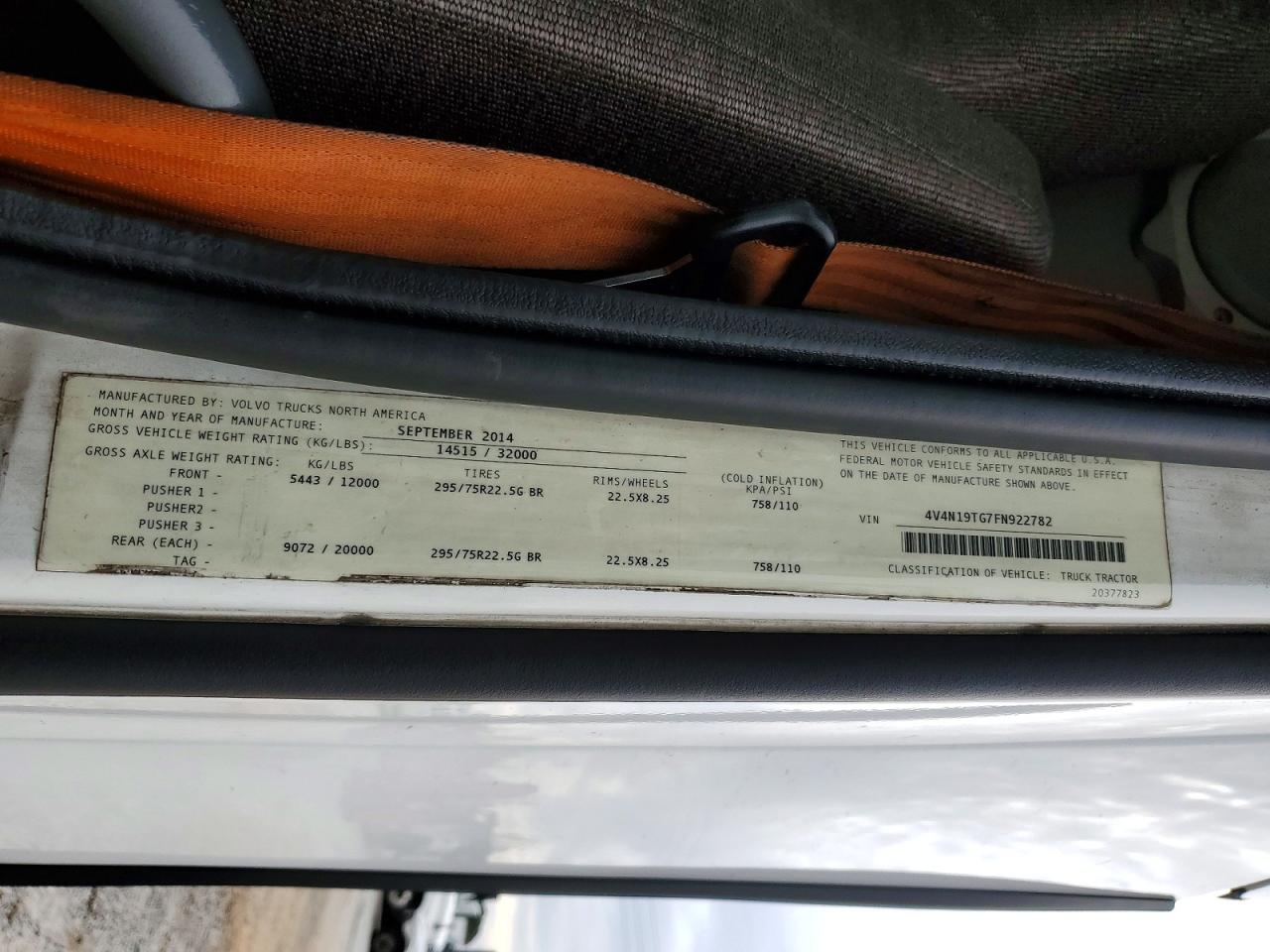 VOLVO VNL 2015 — 11