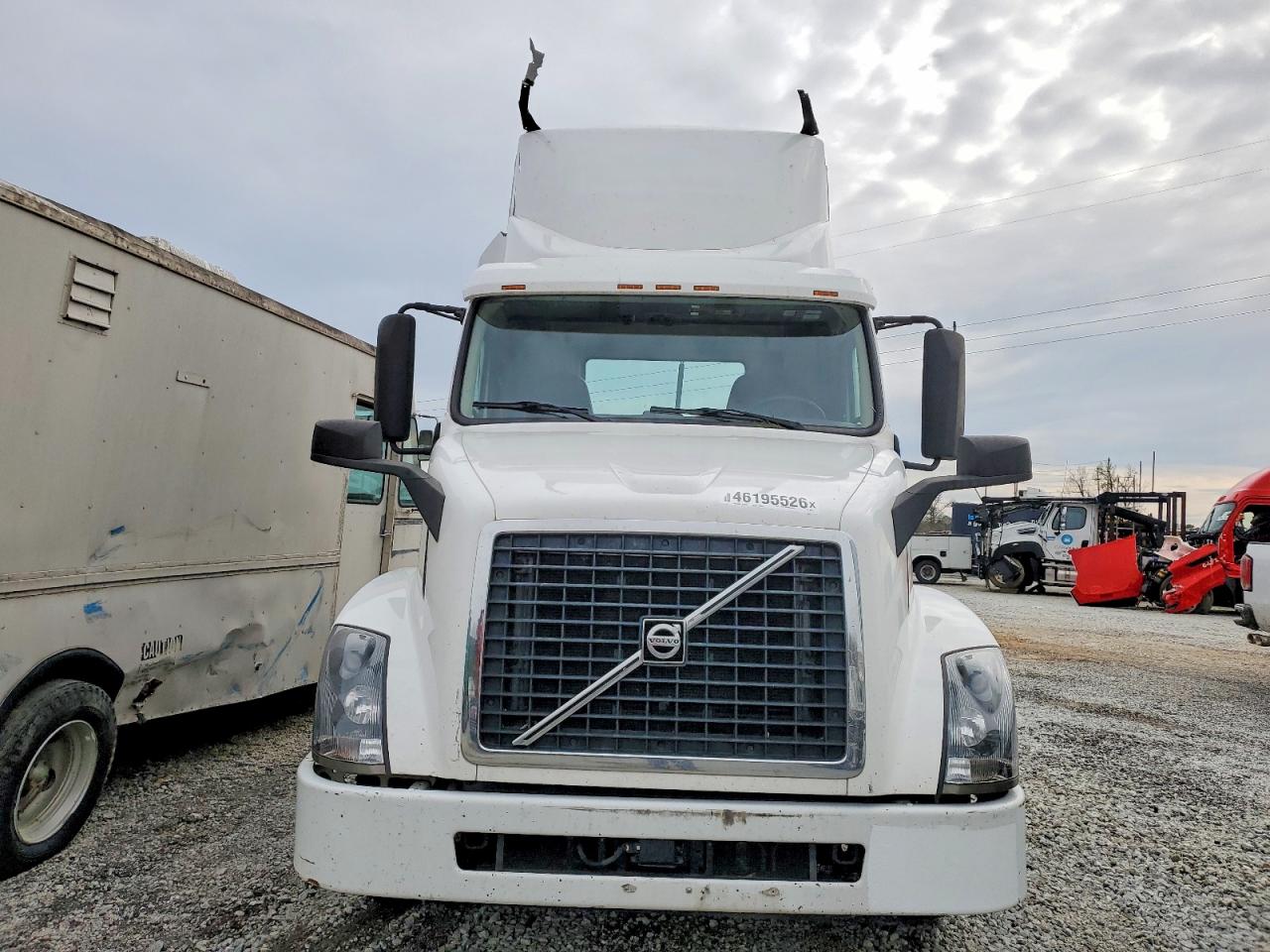 VOLVO VNL 2015 — 10