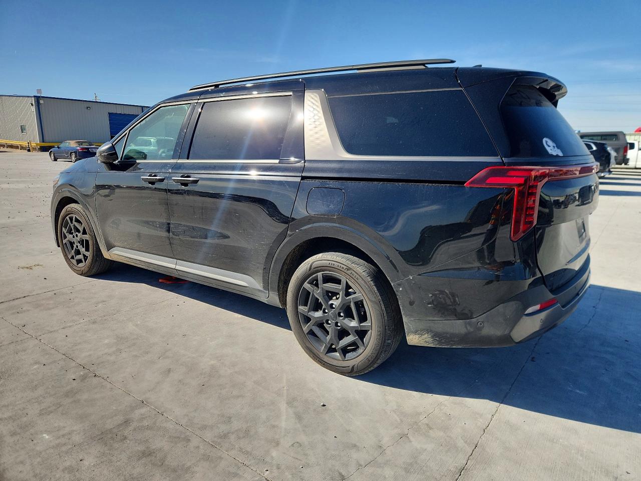 KIA CARNIVAL 2025 — 3