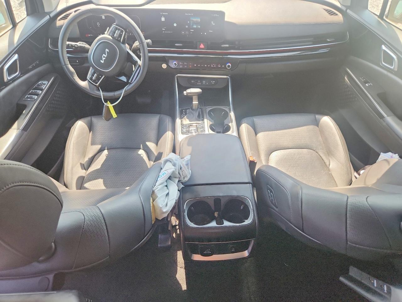 KIA CARNIVAL 2025 — 9