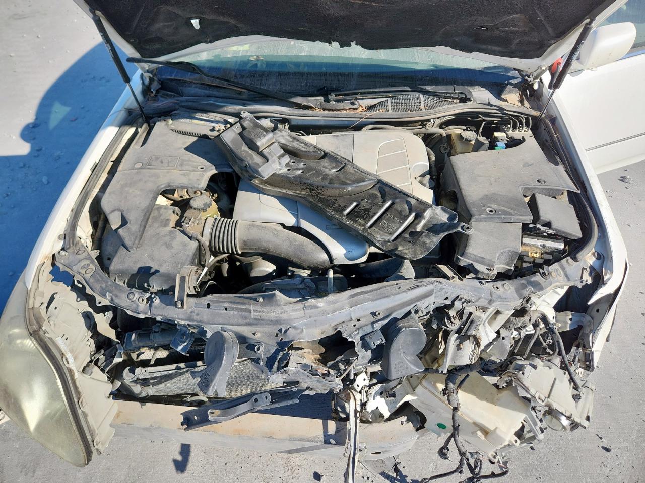 LEXUS LS 2004 — 12