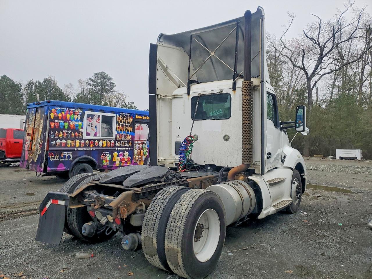 KENWORTH CONSTRUCTION 2014 — 5