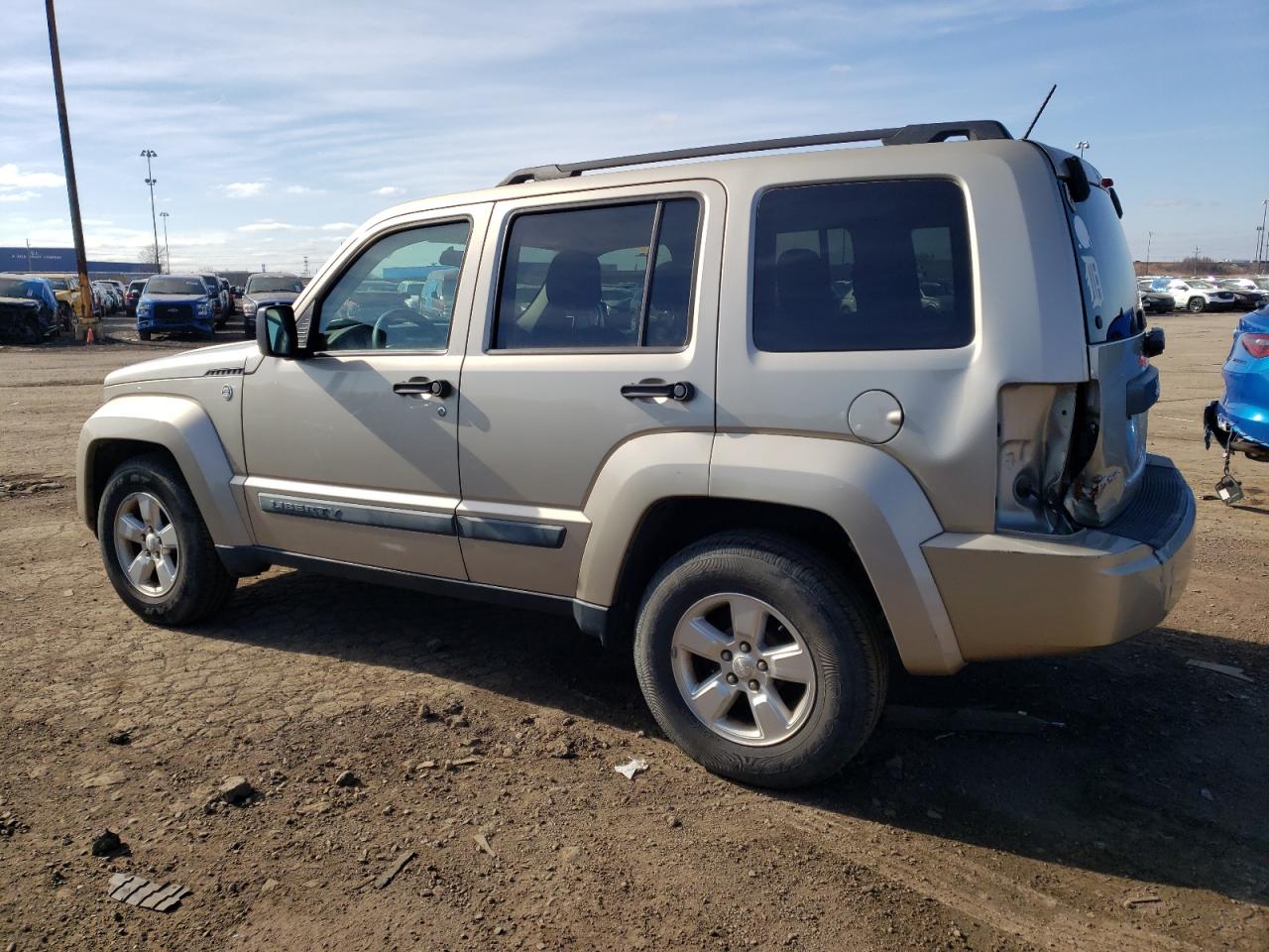 JEEP LIBERTY 2010 — 3