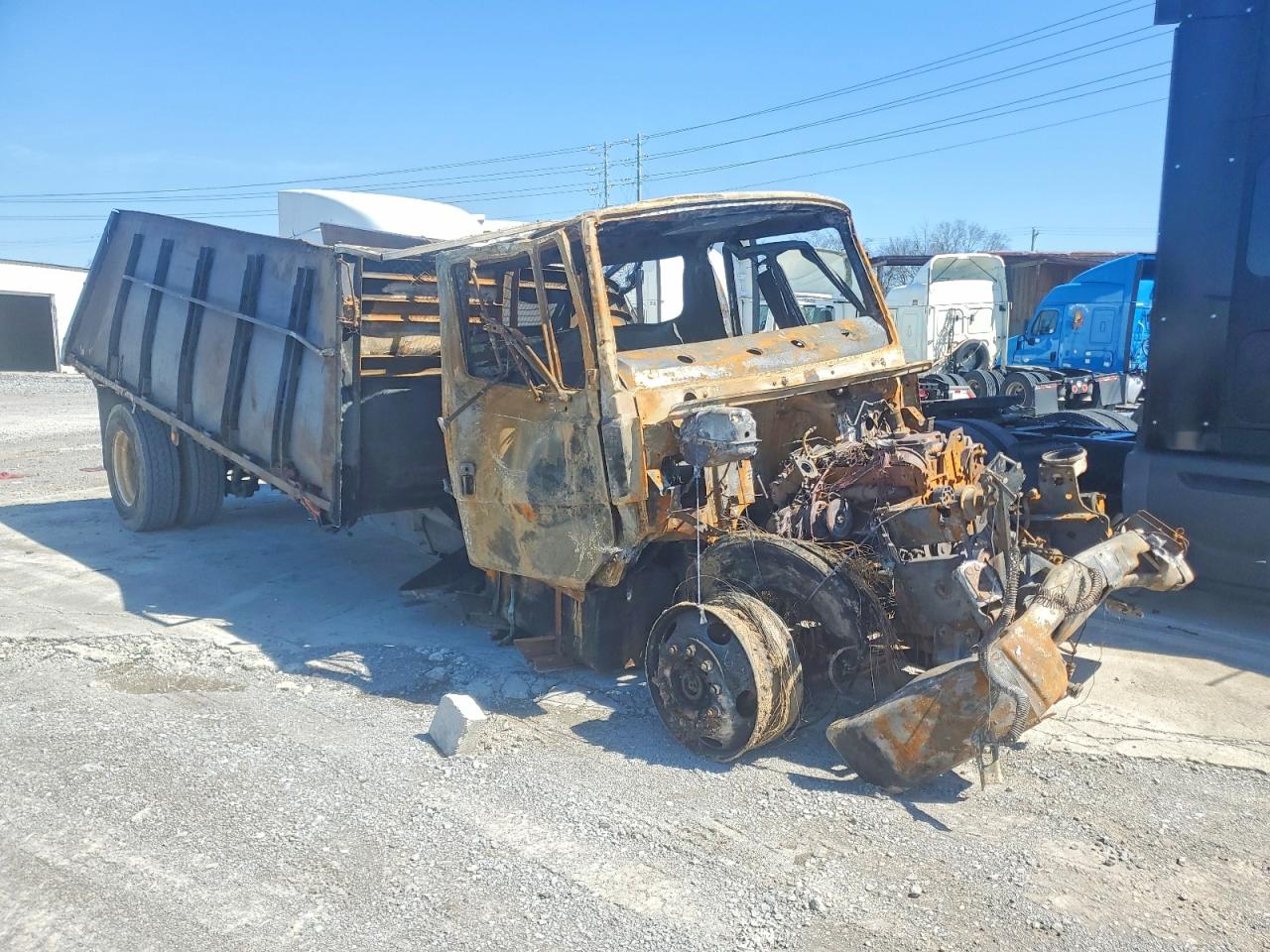 2004 FREIGLINER MEDIUM CONVENTIONAL FL70