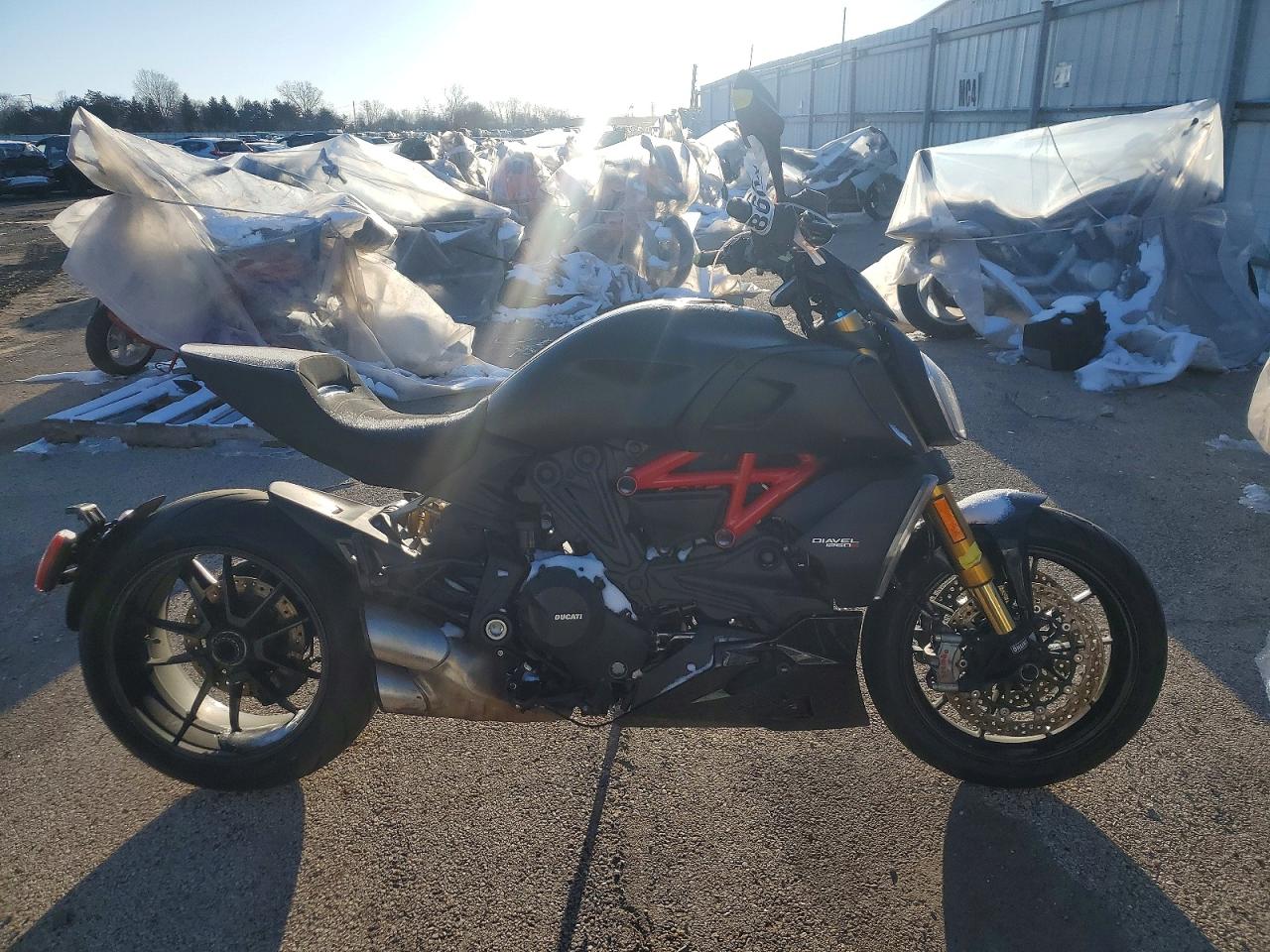 DUCATI DIAVEL 2022 — 2