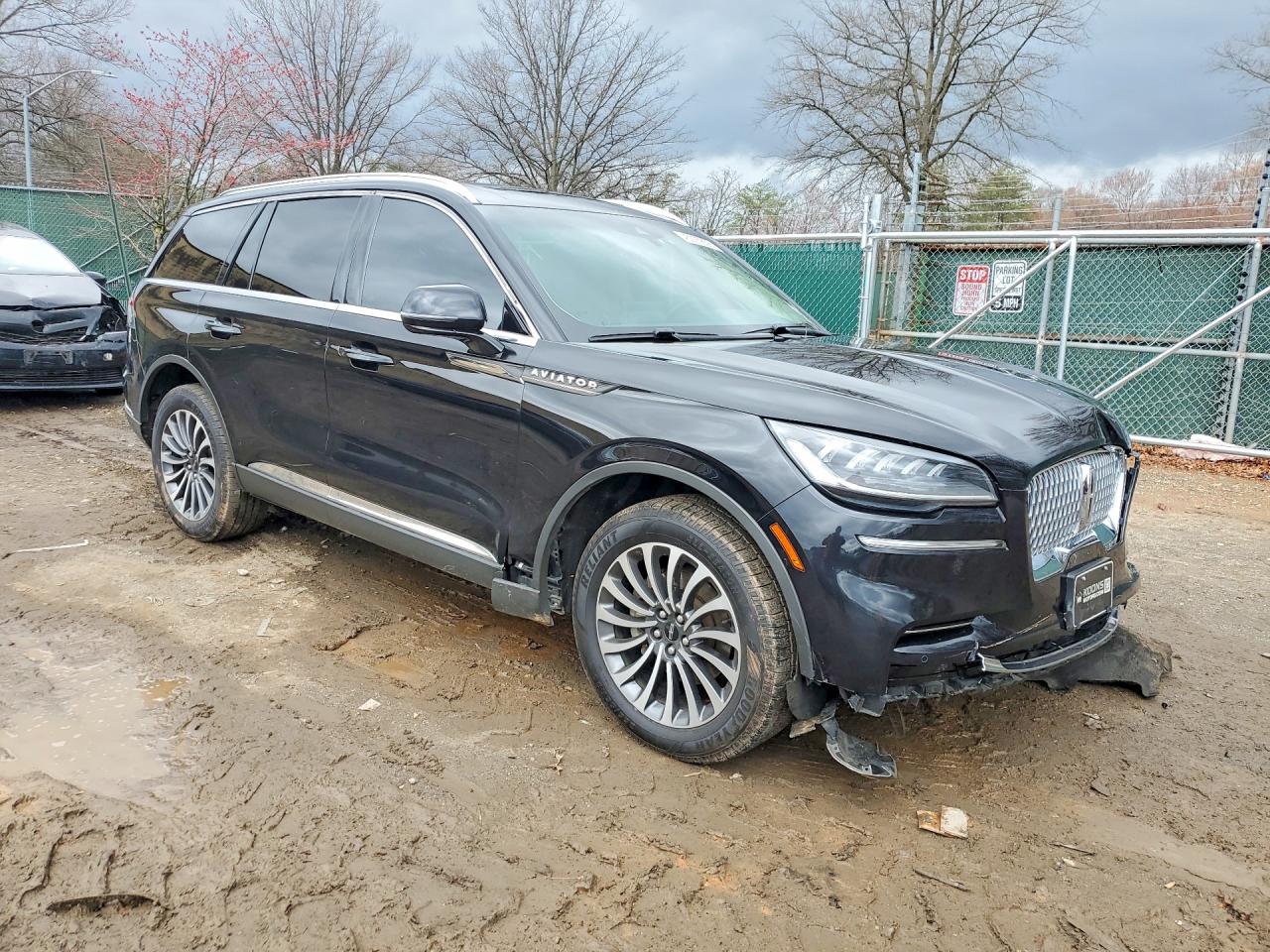 LINCOLN AVIATOR 2024 — 5