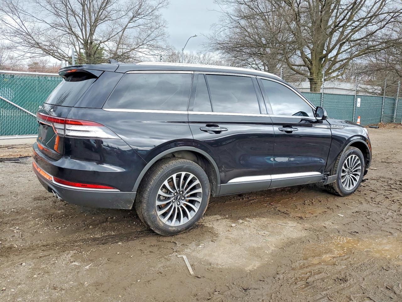 LINCOLN AVIATOR 2024 — 4