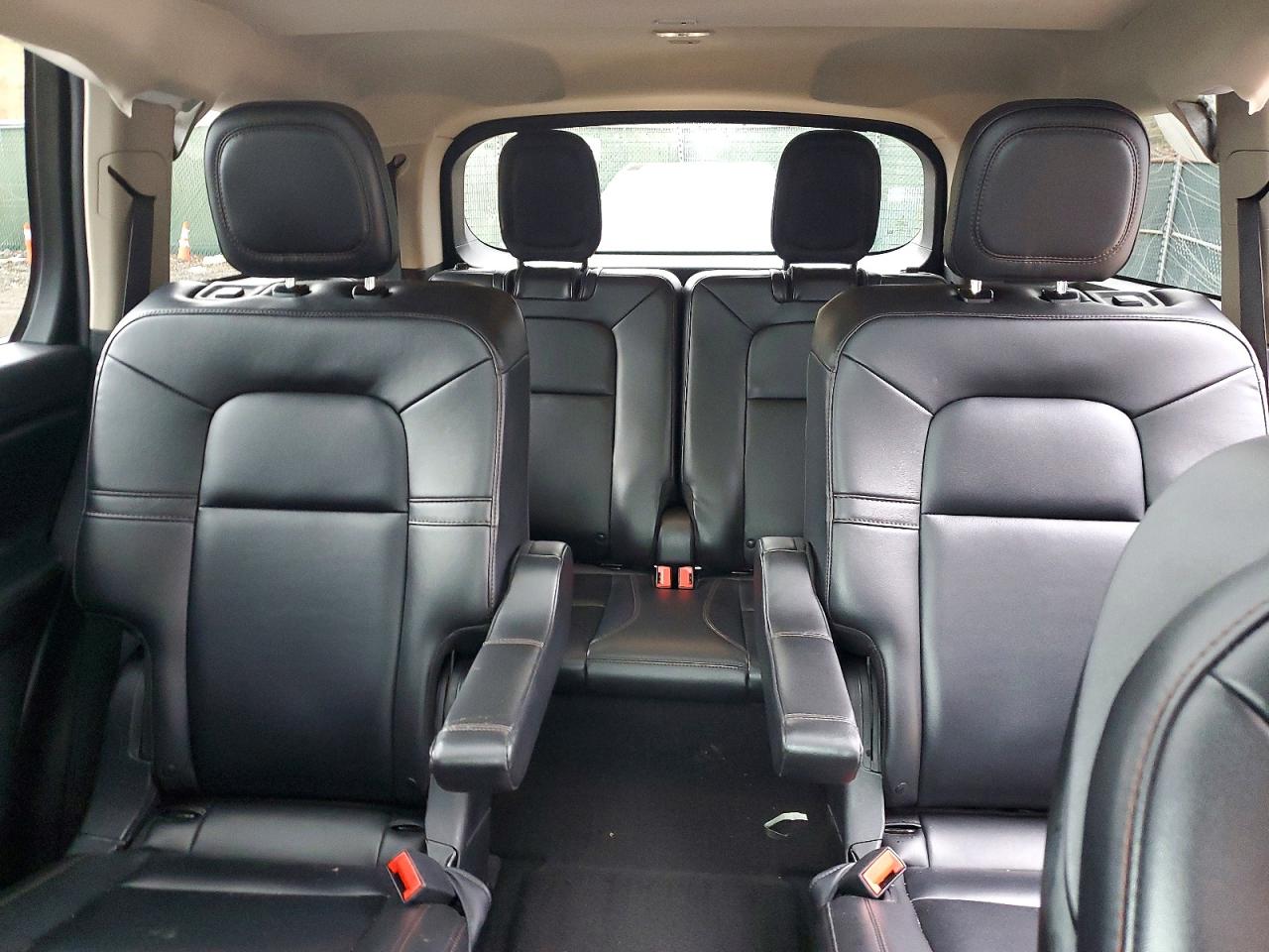 LINCOLN AVIATOR 2024 — 11