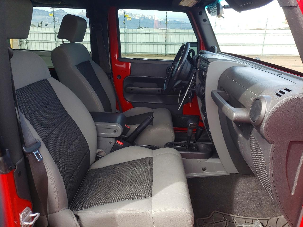 JEEP WRANGLER 2010 — 11