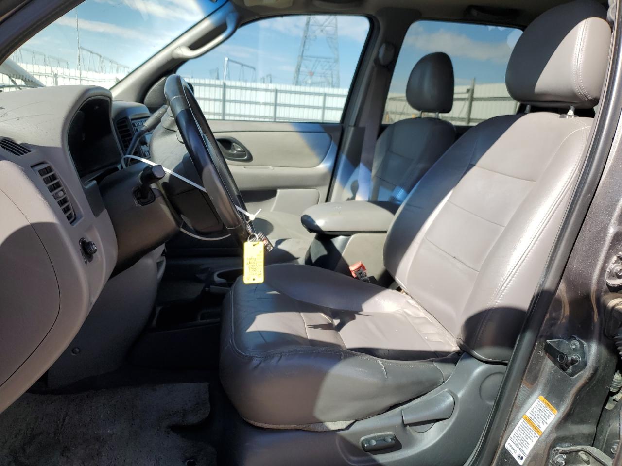FORD ESCAPE 2002 — 8