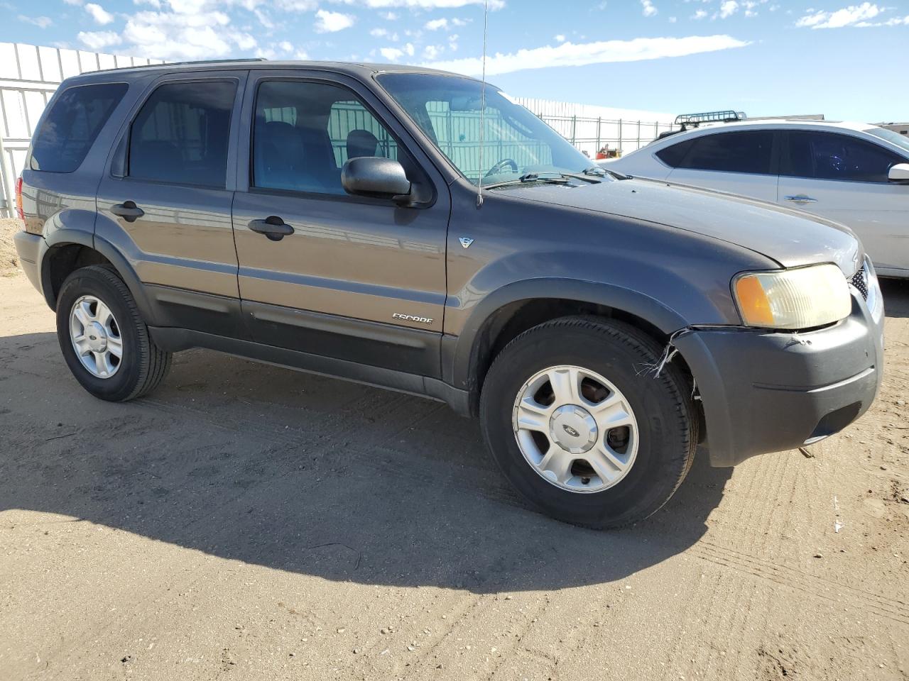 FORD ESCAPE 2002 — 5