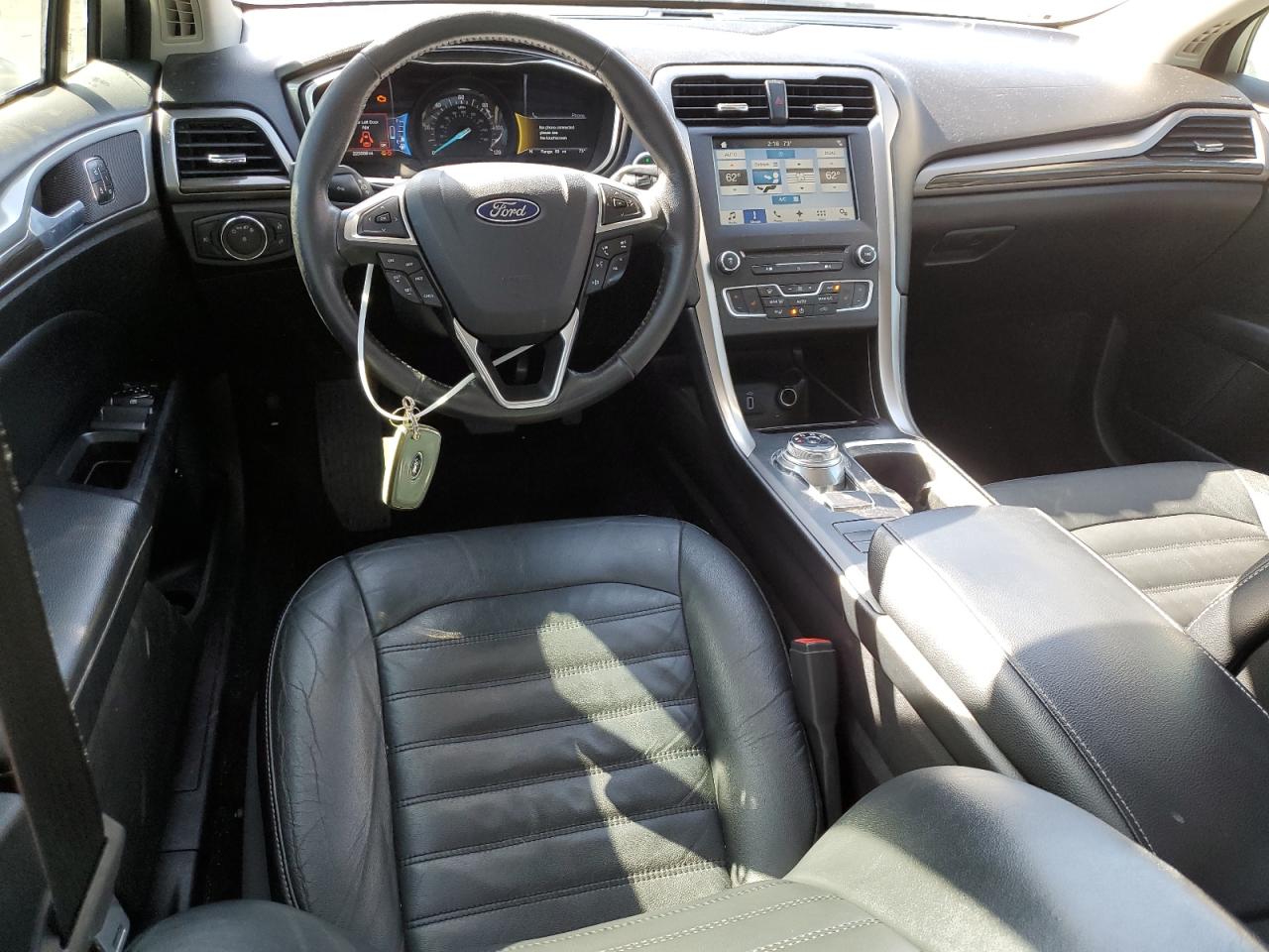 FORD FUSION 2017 — 9