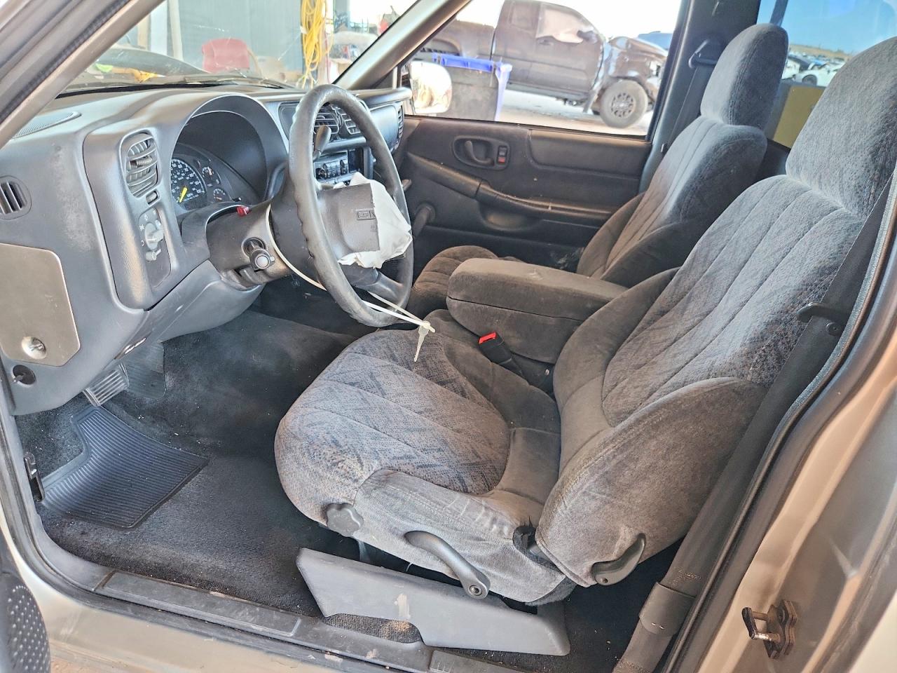 GMC SONOMA 2001 — 8