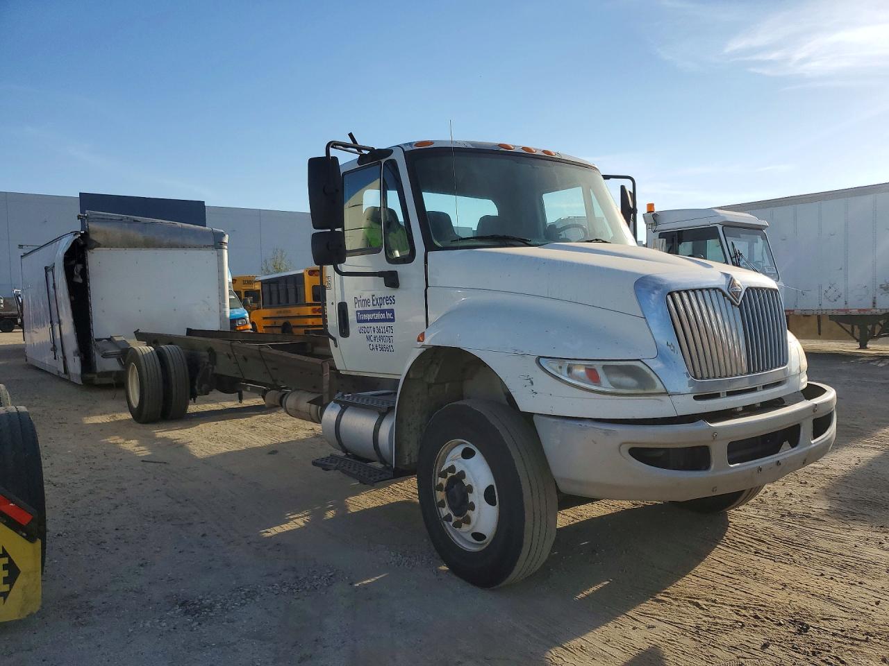 INTERNATIONAL 4000 2016 — 5