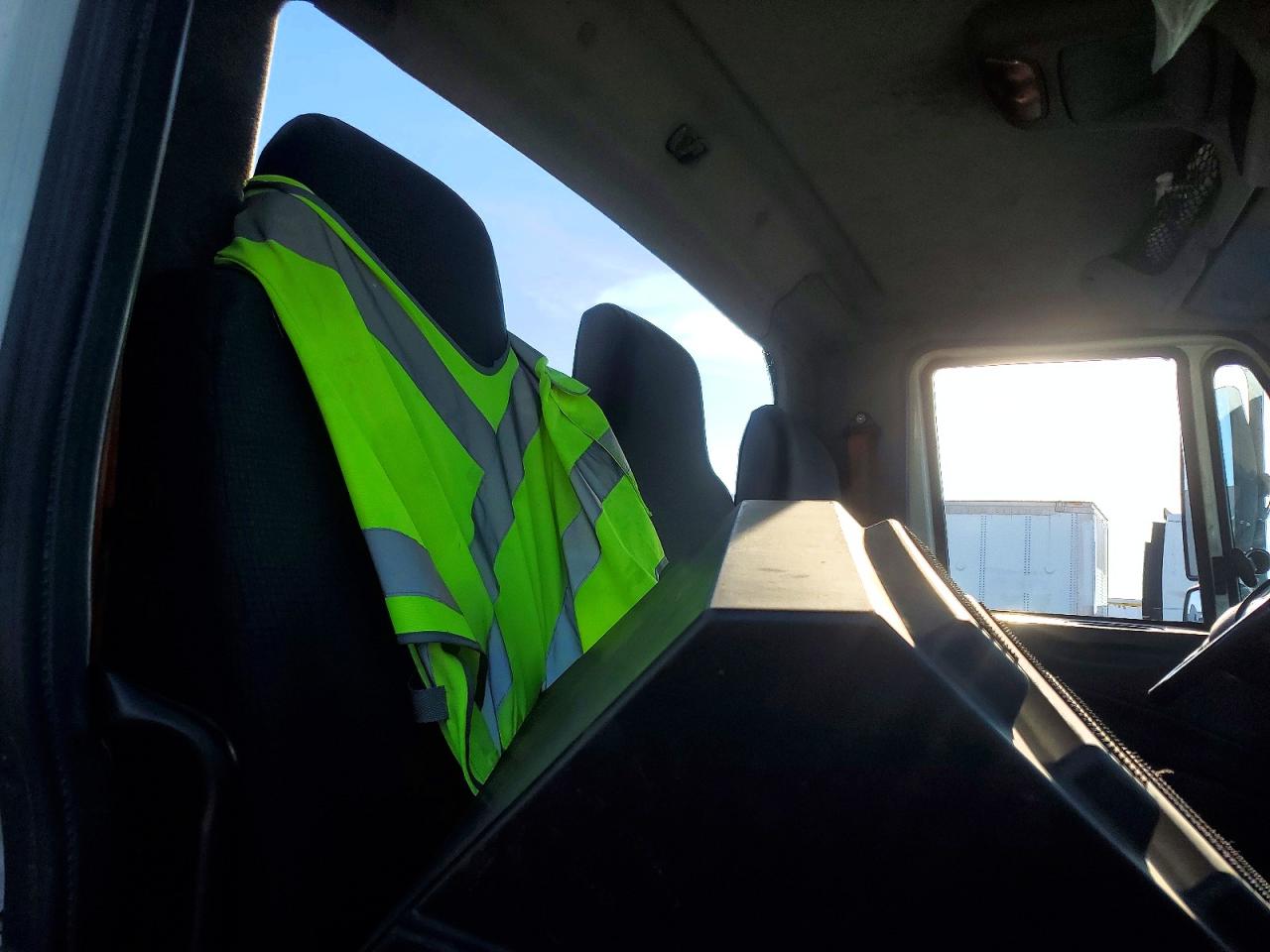 INTERNATIONAL 4000 2016 — 12
