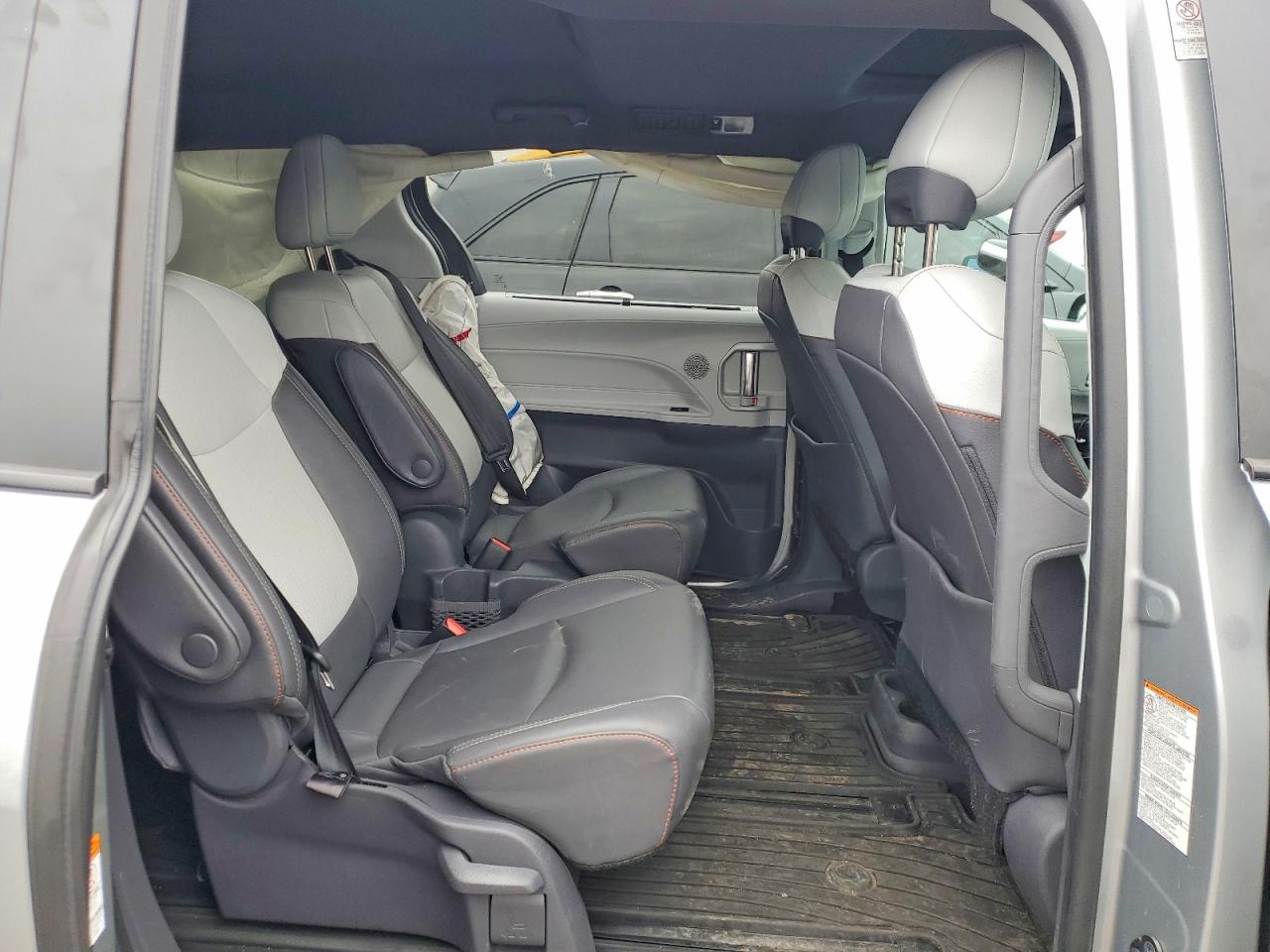 TOYOTA SIENNA 2021 — 12