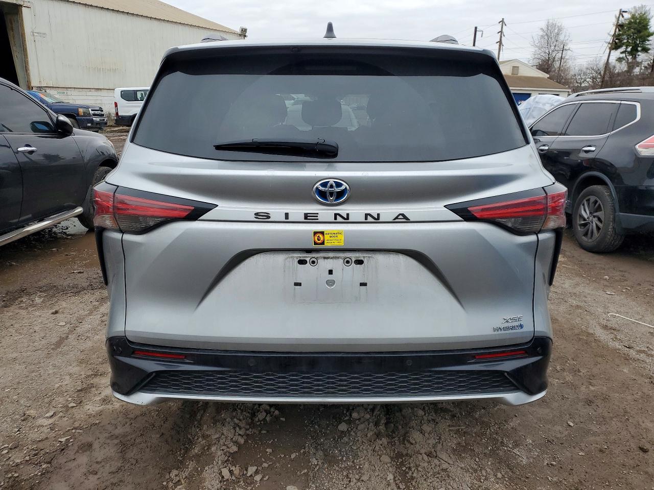 TOYOTA SIENNA 2021 — 7
