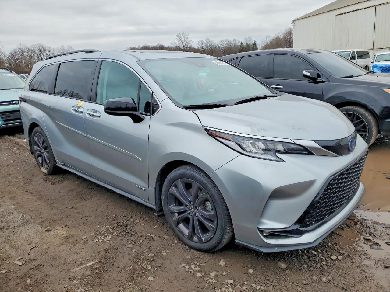 TOYOTA SIENNA 2021 — 5