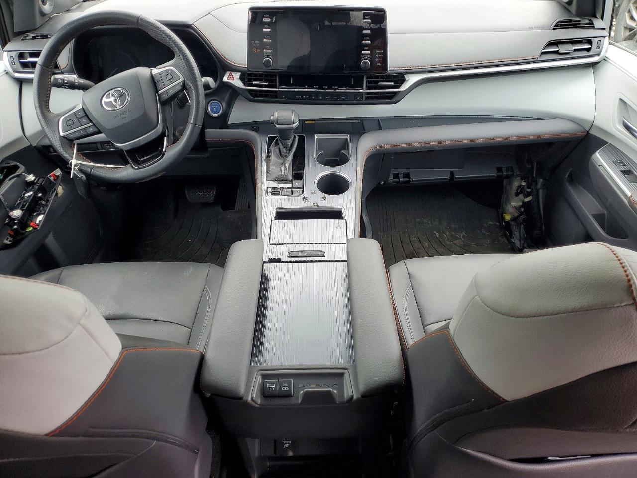 TOYOTA SIENNA 2021 — 9