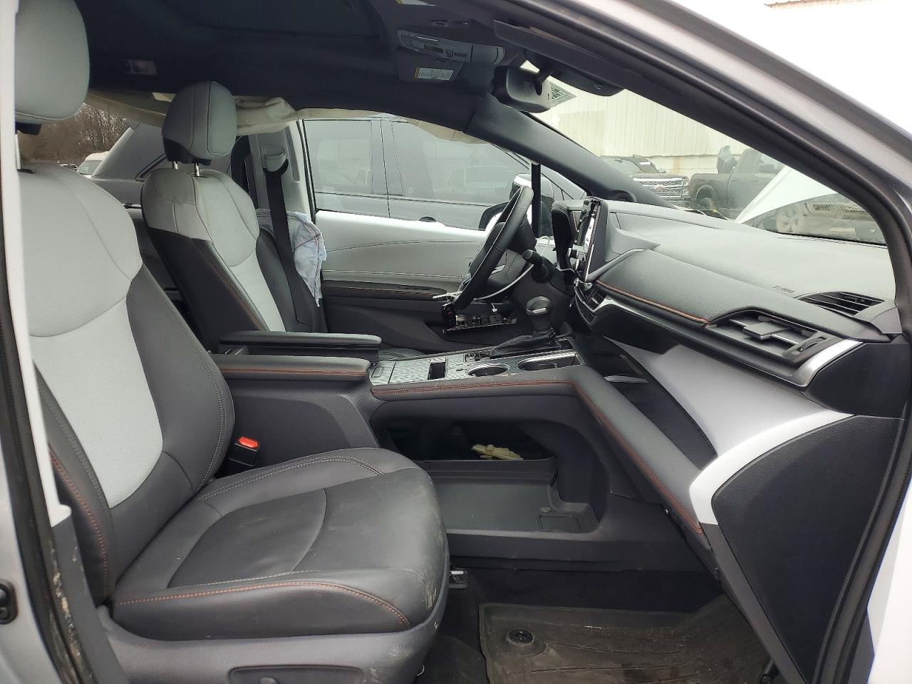 TOYOTA SIENNA 2021 — 8