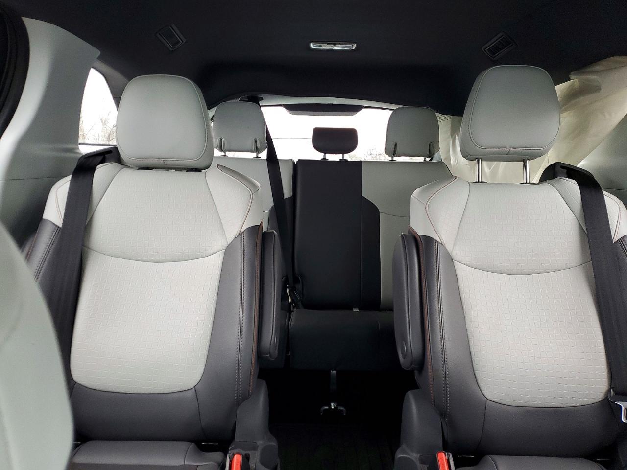 TOYOTA SIENNA 2021 — 11