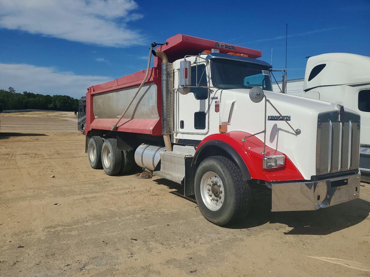 KENWORTH T800 2017 — 2