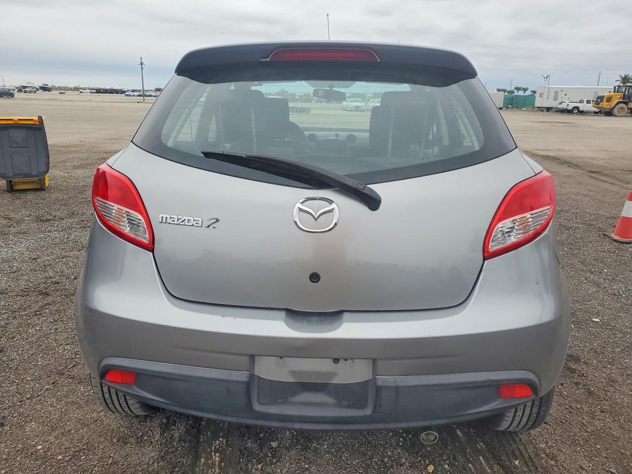 MAZDA MAZDA2 2012 — 7