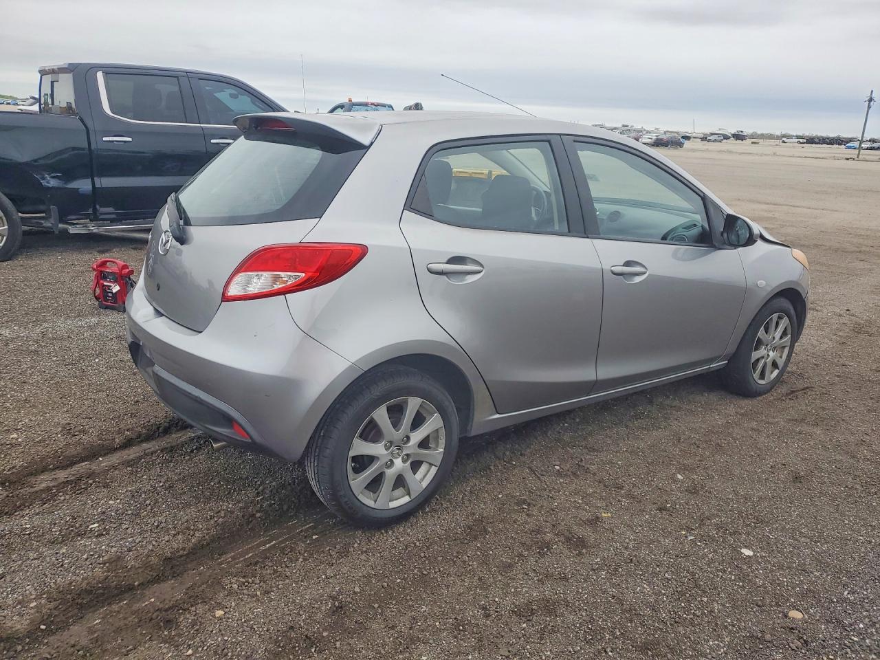 MAZDA MAZDA2 2012 — 4