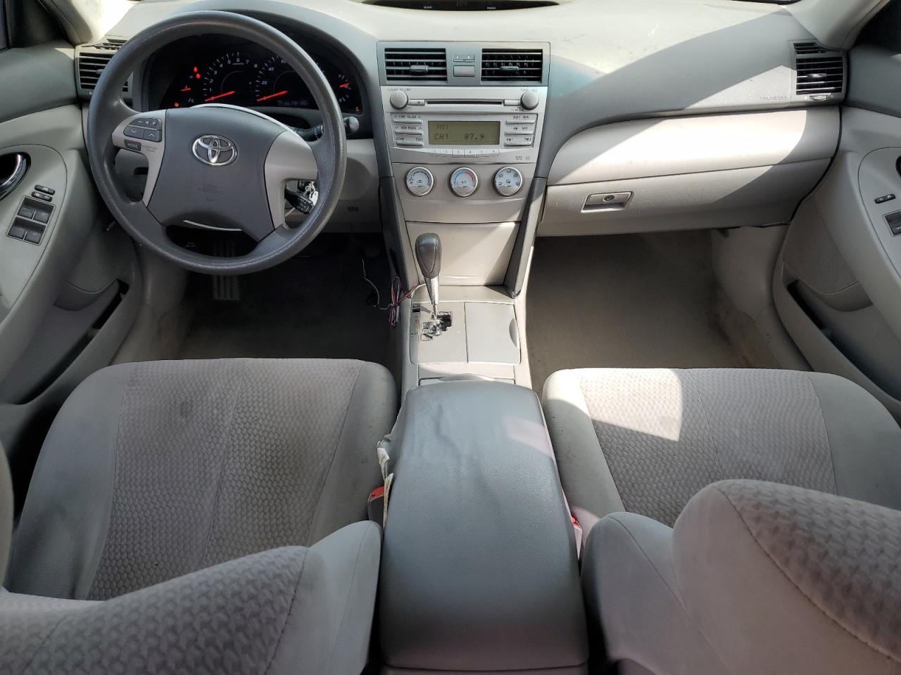 TOYOTA CAMRY 2011 — 9