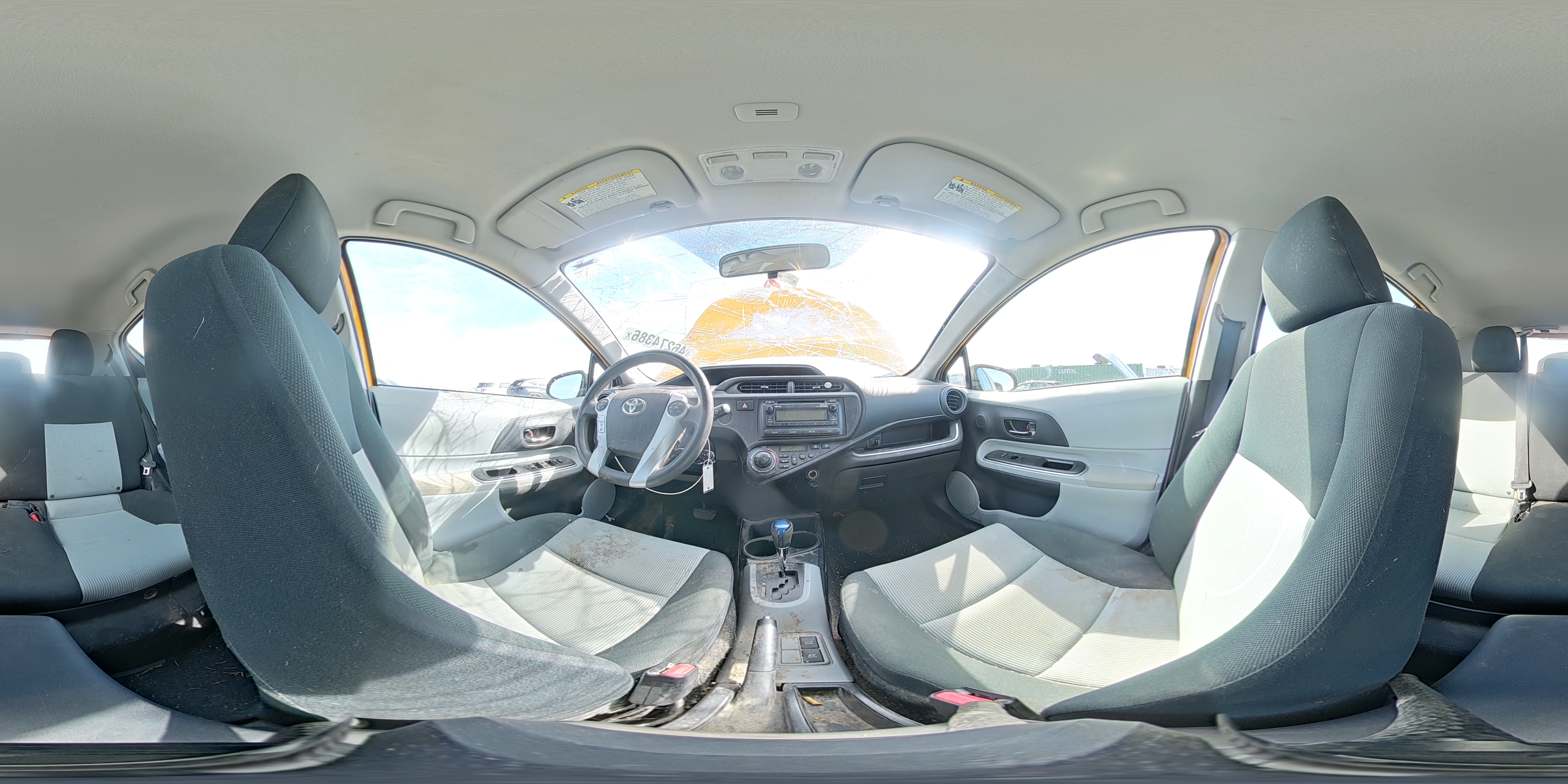 TOYOTA PRIUS C 2014 — 14