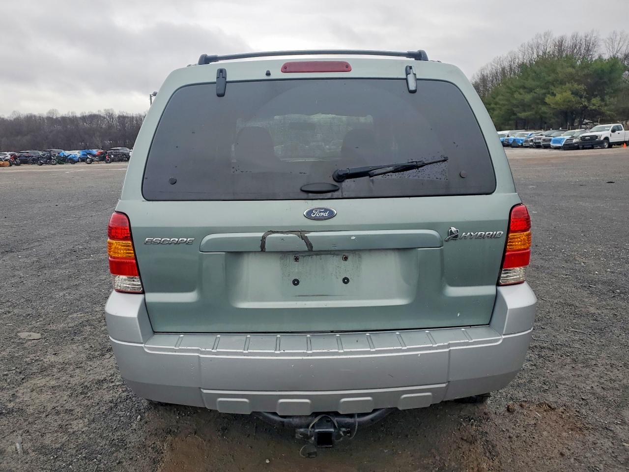 FORD ESCAPE 2005 — 7