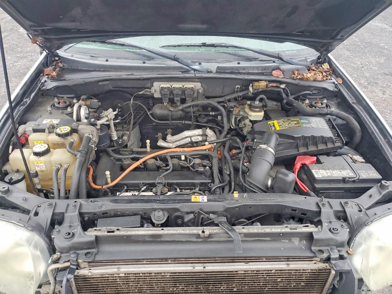 FORD ESCAPE 2005 — 13