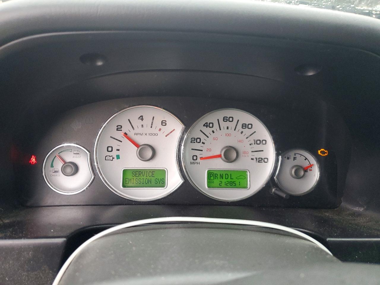 FORD ESCAPE 2005 — 10