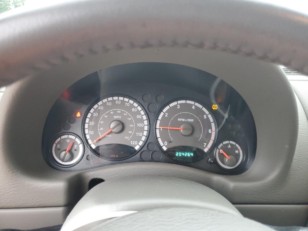 JEEP LIBERTY 2005 — 10