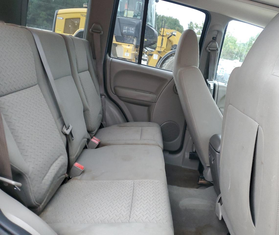 JEEP LIBERTY 2005 — 11
