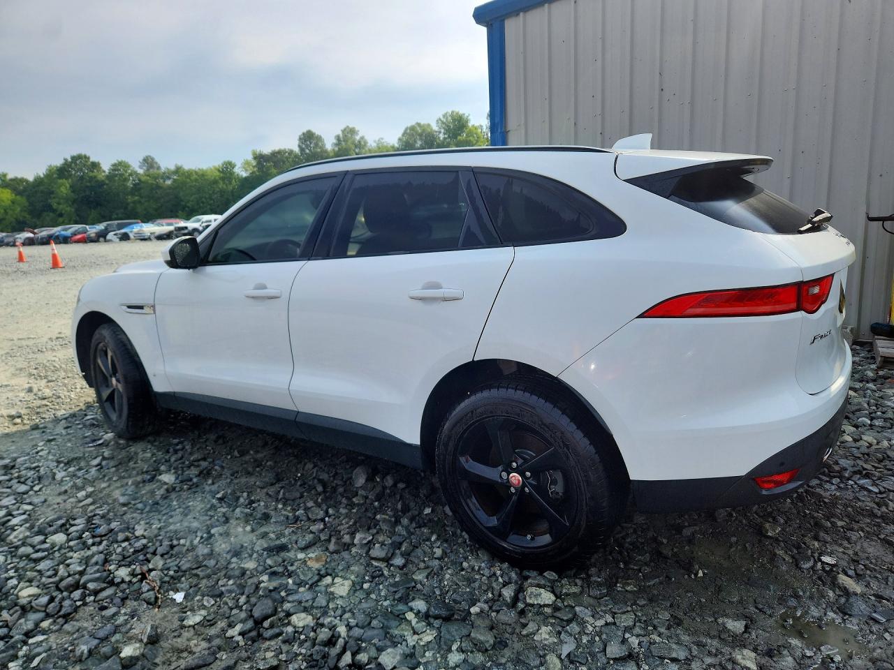JAGUAR F-PACE 2018 — 3