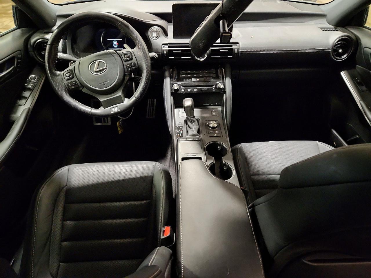 LEXUS IS 350 2023 — 9