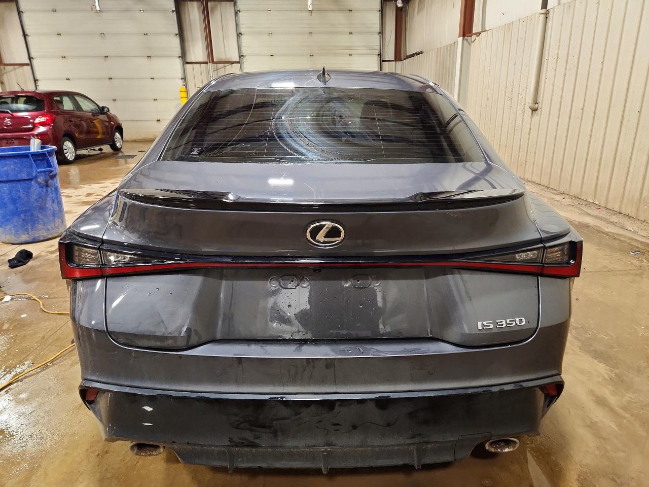 LEXUS IS 350 2023 — 7