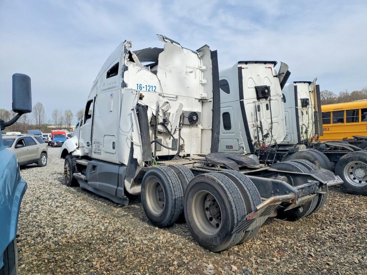 KENWORTH CONSTRUCTION 2016 — 4