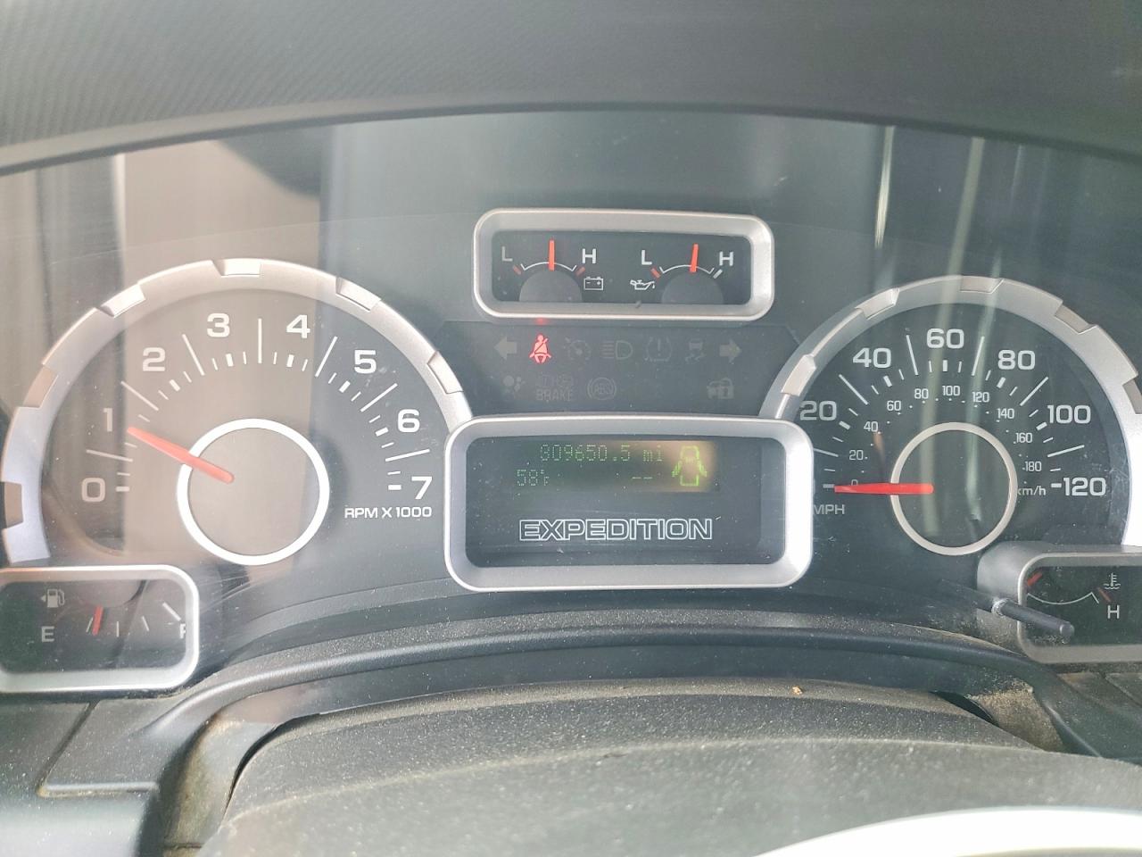 FORD EXPEDITION 2009 — 10