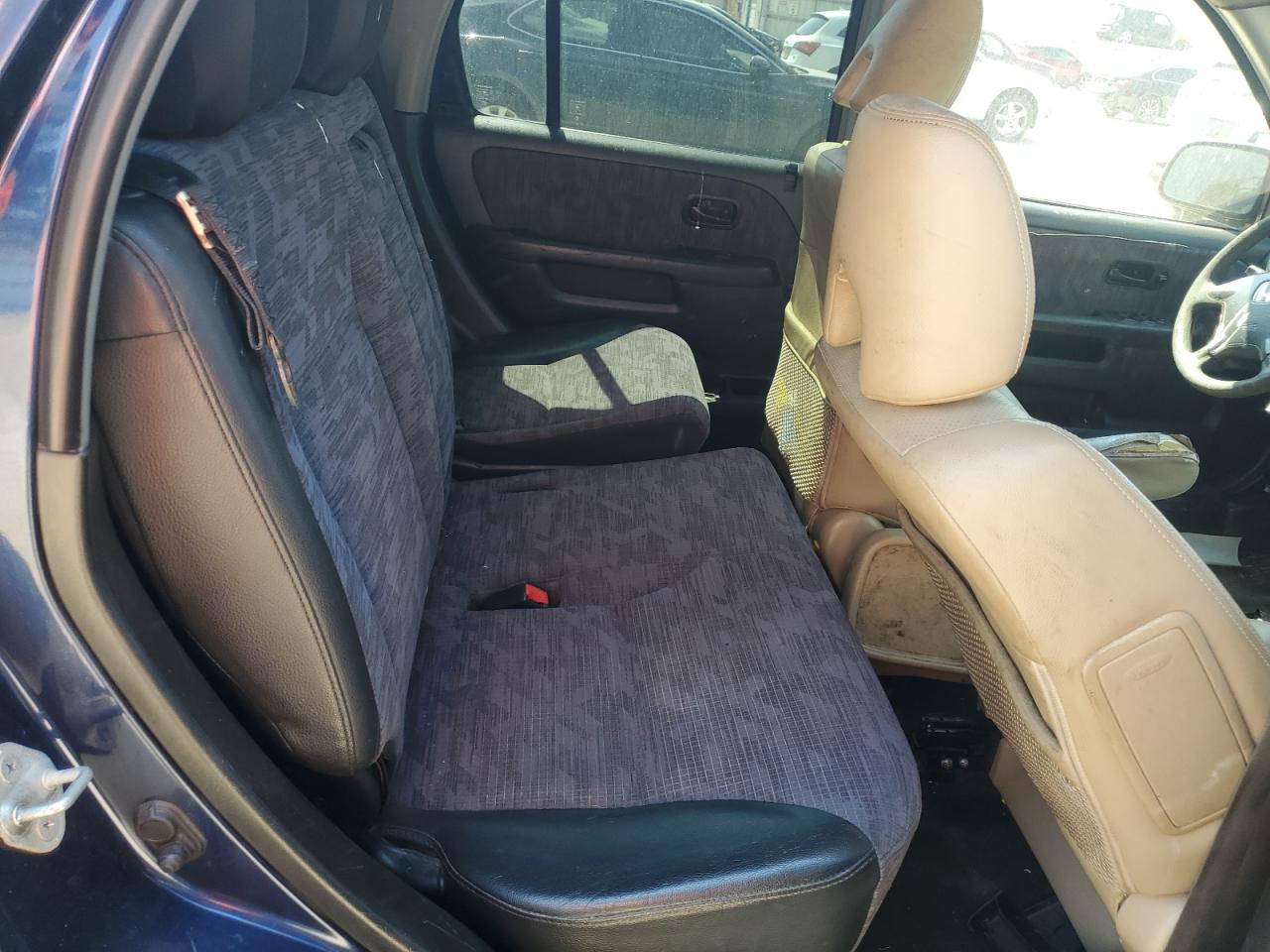 HONDA CR-V 2002 — 11