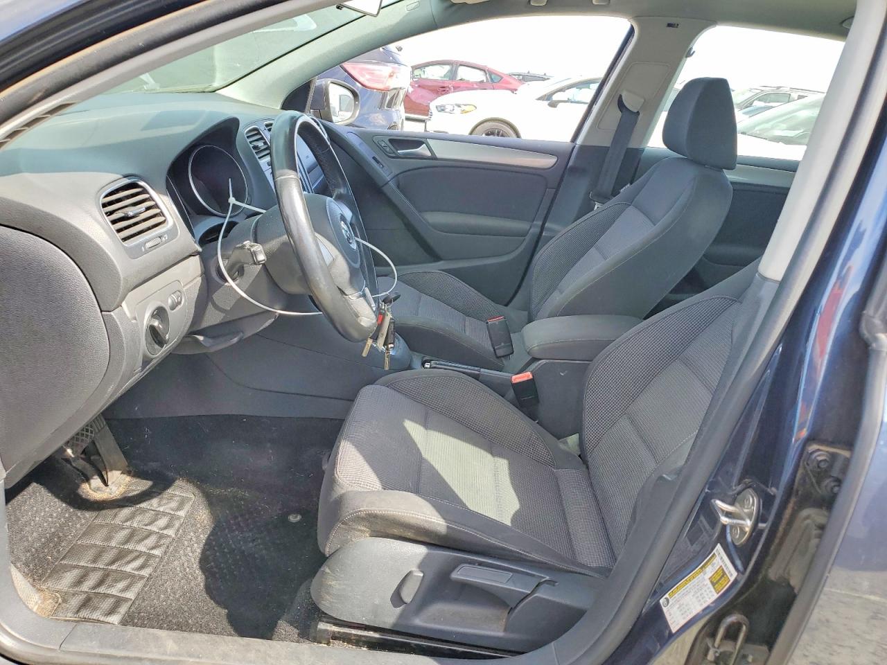 VOLKSWAGEN GOLF 2013 — 8