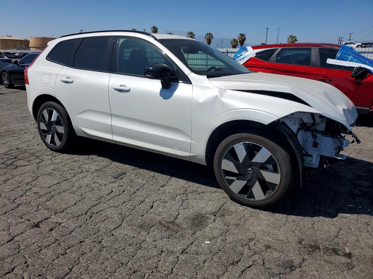 2025 VOLVO XC60 PLUS