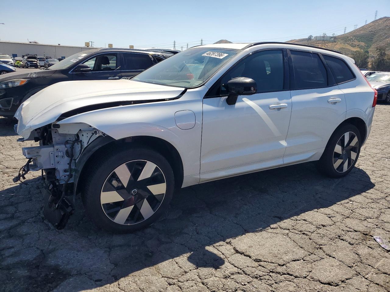 2025 VOLVO XC60 PLUS