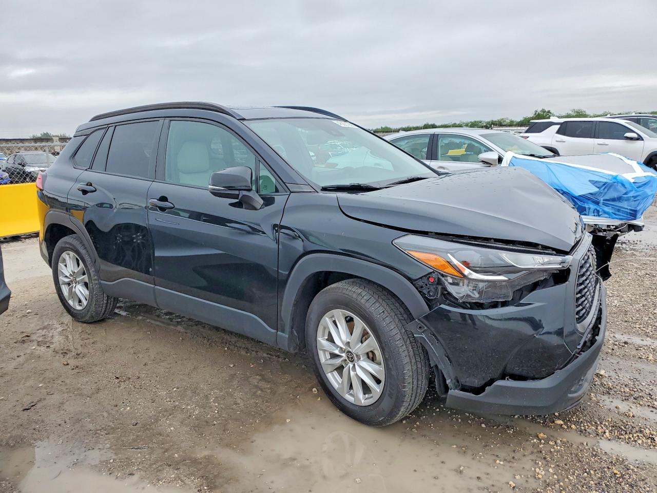 2022 TOYOTA COROLLA CROSS LE